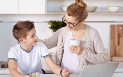 Sok szülőnek fogalma sincs, mit csinál a gyereke a neten: 5 dolog segíthet kivédeni a potenciális veszélyeket